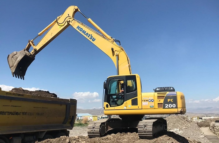 Máy xúc Komatsu PC200